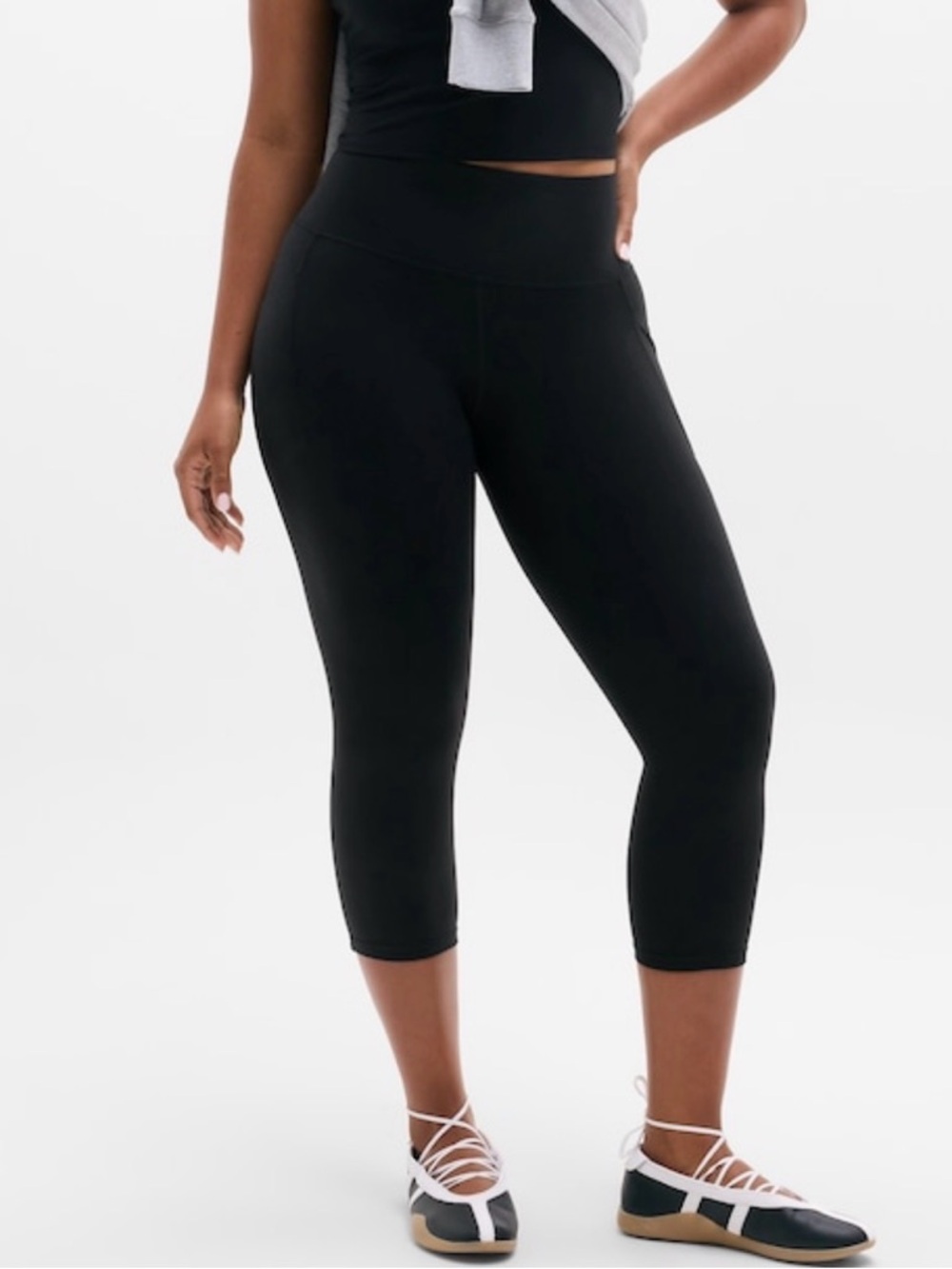 Athleta Salutation Stash High Rise Black Capri - 3x